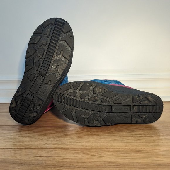 Columbia Women's Boots - Size 6, Pink, Blue, and Black - Picture 5 of 5